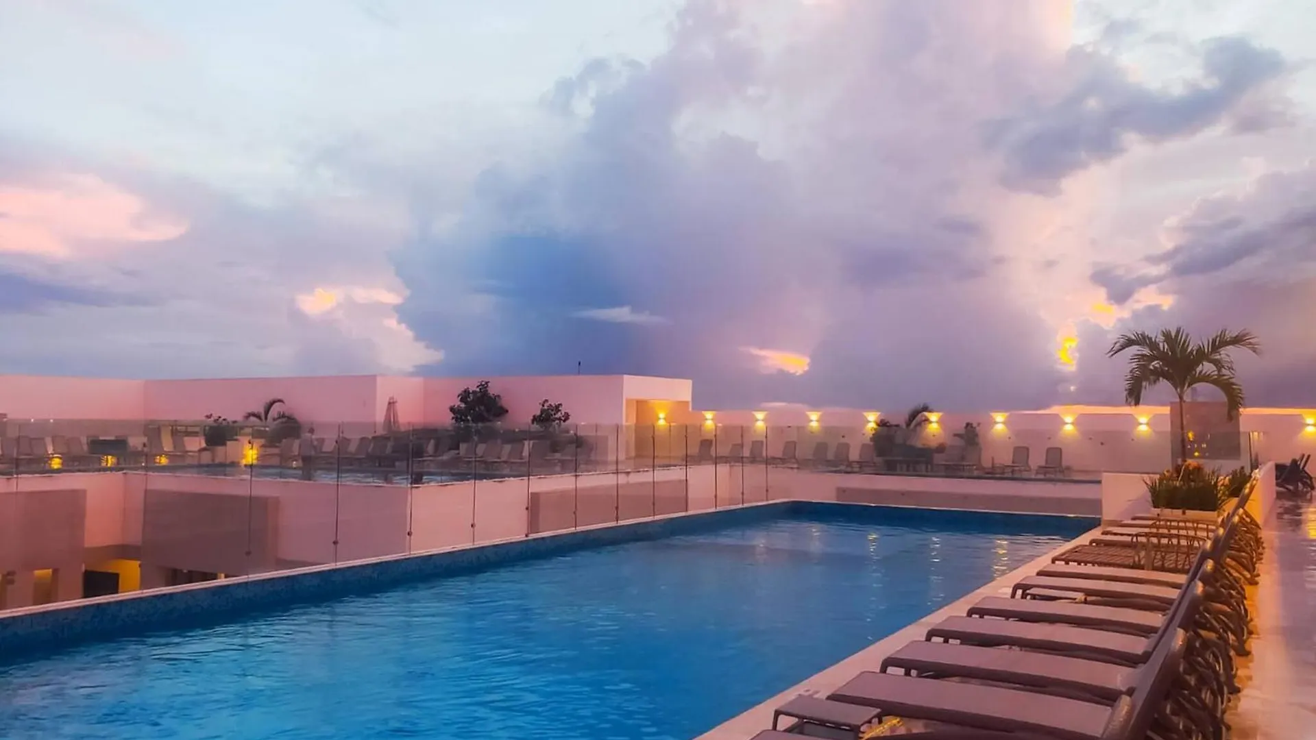2 Bedroom Condo At Ipana Condos - Pool - Gym - Business Center - Indigo Playa del Carmen Holiday home