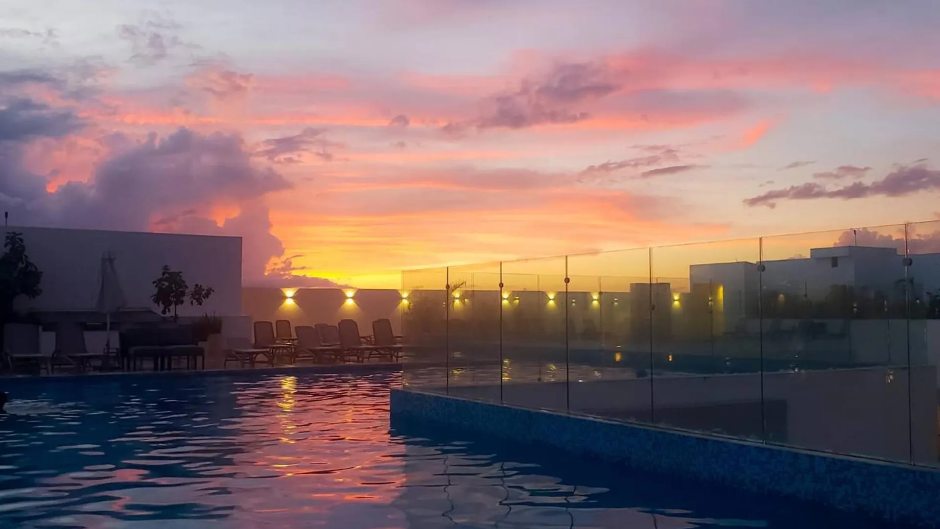 Сasa de vacaciones 2 Bedroom Condo At Ipana Condos - Pool - Gym - Business Center - Indigo Playa del Carmen